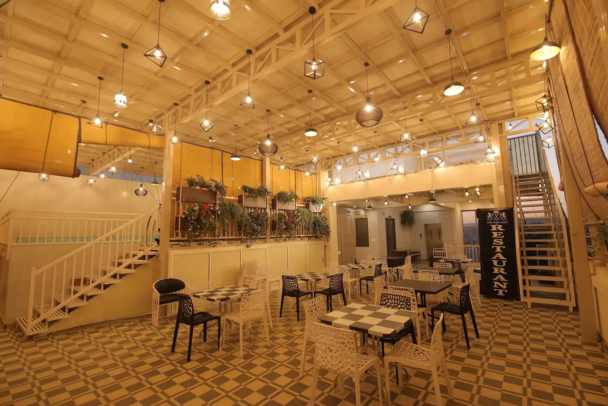 Exploring the Best Restaurants in Hiran Magri – Vrajraj Restaurant & Pool